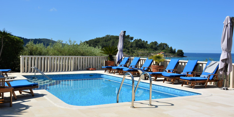 Beachfront Villa Gradina